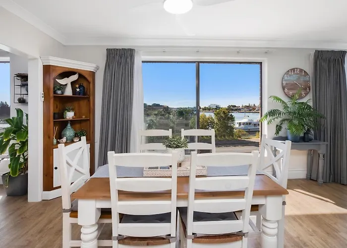 Bj Mick\'S Lakefront Apartment
